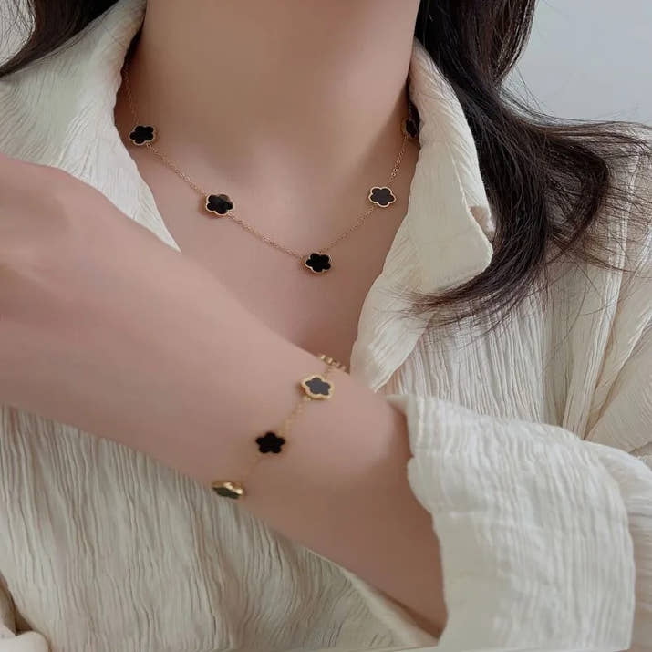 3Pcs/Set Lucky Five-Petal Flower Necklace Bracelet Earrings Set for Women Elegant Clover Fashion Party Jewelry Gifts Accessories